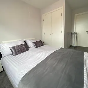 contemporary-city-centre-apartment-in-the-aspect.cardiffhotelswales.com/